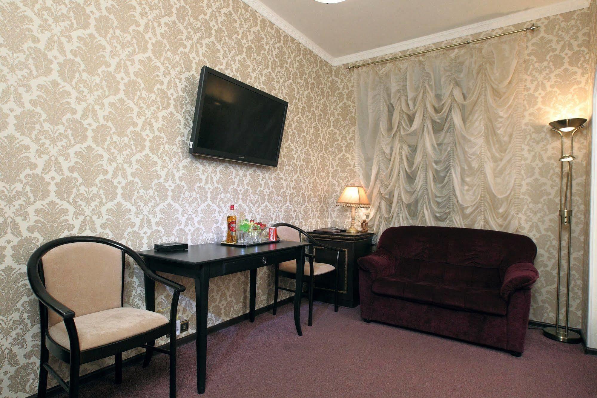 فندق موسكوفي  فندق إليسيف أربات المظهر الخارجي الصورة
